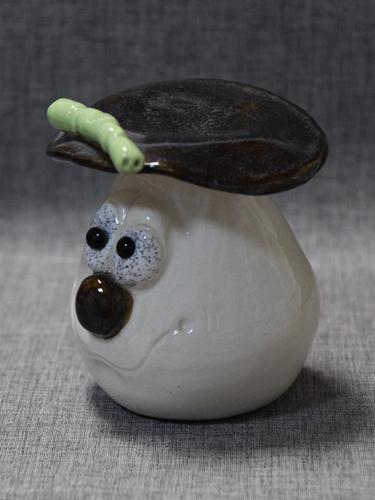 Pilz braun mit Wurm (66) – zweite Ansicht